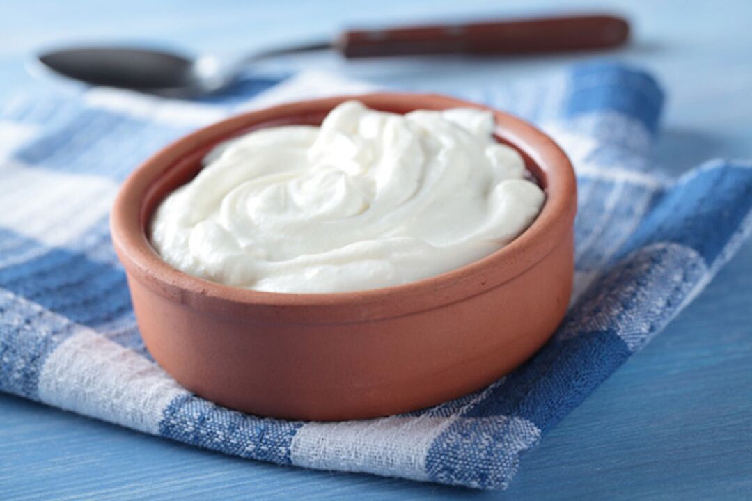 Greek yogurt for a diet with 6 petals
